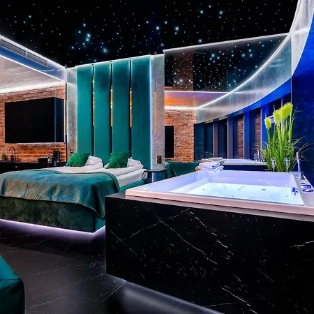 Sky Tower Z Jakuzzi Przy Oknie * Wrocław