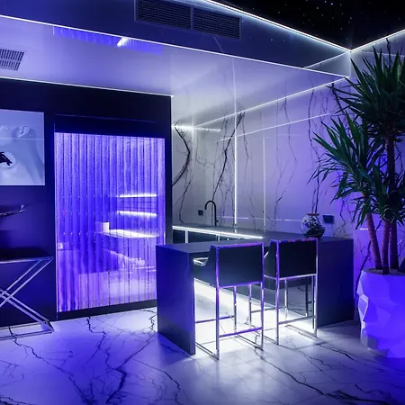 Sky Tower Z Jakuzzi Przy Oknie Lägenhet