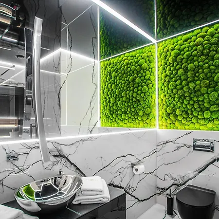 Lägenhet Sky Tower Z Jakuzzi Przy Oknie