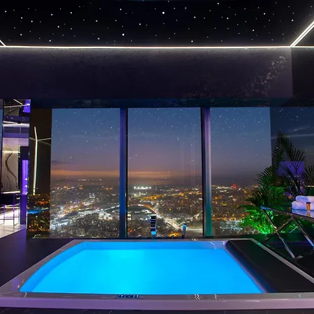 Sky Tower Z Jakuzzi Przy Oknie Lägenhet Wrocław