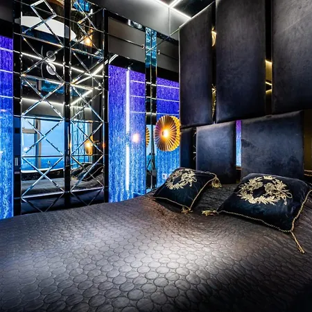 Sky Tower Z Jakuzzi Przy Oknie *