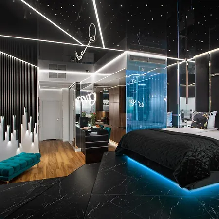 Sky Tower Z Jakuzzi Przy Oknie Lägenhet