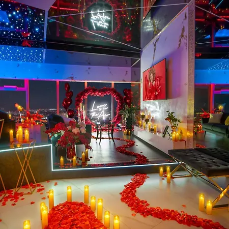 Sky Tower Z Jakuzzi Przy Oknie Lägenhet Wrocław