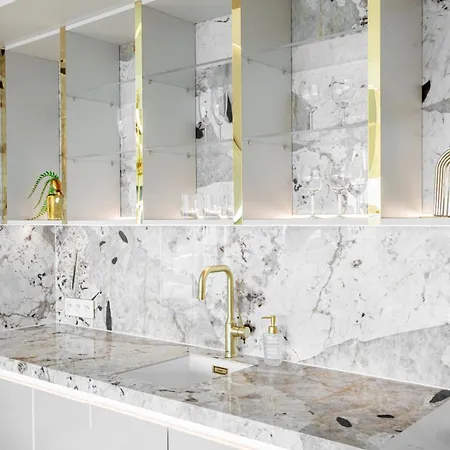 Lägenhet Sky Tower Z Jakuzzi Przy Oknie *