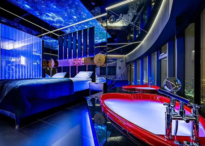 Sky Tower Z Jakuzzi Przy Oknie 公寓