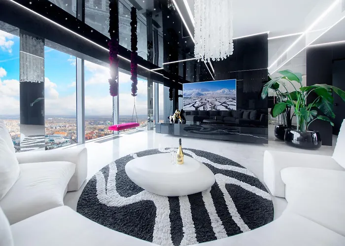 Sky Tower Z Jakuzzi Przy Oknie *