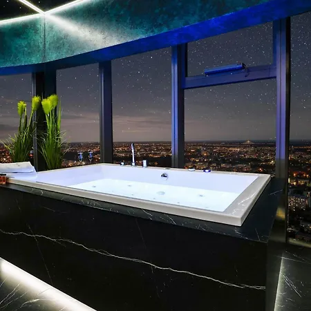 Sky Tower Z Jakuzzi Przy Oknie * Wroclaw