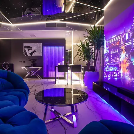 Sky Tower Z Jakuzzi Przy Oknie Apartment Wroclaw