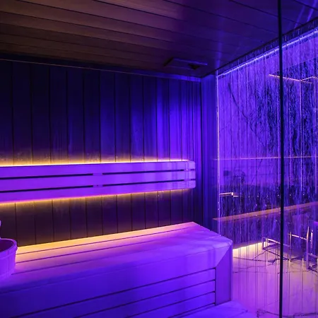 Apartment Sky Tower Z Jakuzzi Przy Oknie Wroclaw