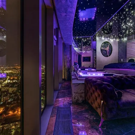 Sky Tower Z Jakuzzi Przy Oknie Apartment Wroclaw