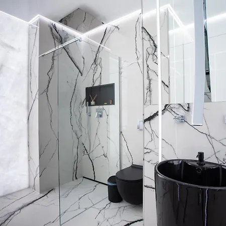 Sky Tower Z Jakuzzi Przy Oknie 아파트 *