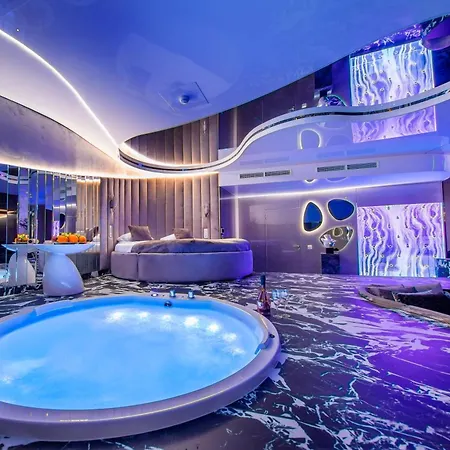 Sky Tower Z Jakuzzi Przy Oknie 아파트 *
