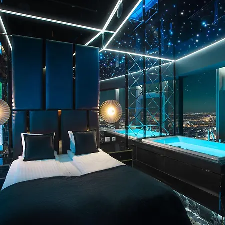 Sky Tower Z Jakuzzi Przy Oknie 아파트 브로츠와프