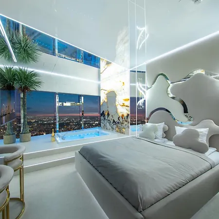 Sky Tower Z Jakuzzi Przy Oknie 아파트 브로츠와프