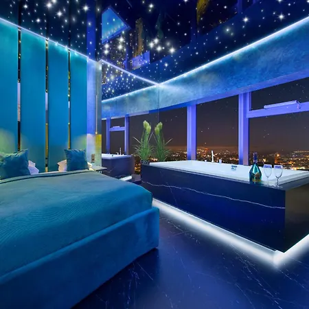 Sky Tower Z Jakuzzi Przy Oknie *