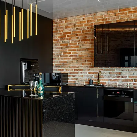 Sky Tower Z Jakuzzi Przy Oknie Apartment Wroclaw