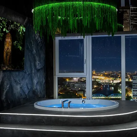 Quorum Z Jacuzzi Z Widokiem Na Odrę By Bqqk *