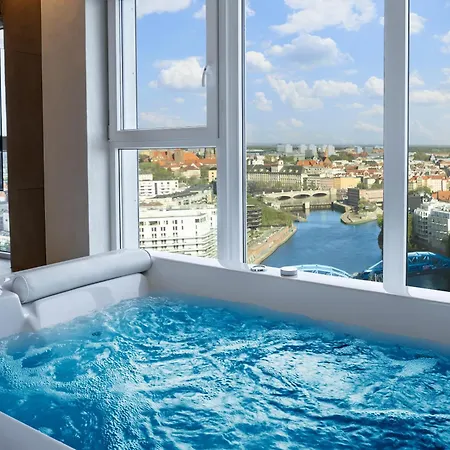 Quorum Z Jacuzzi Z Widokiem Na Odrę By Bqqk *