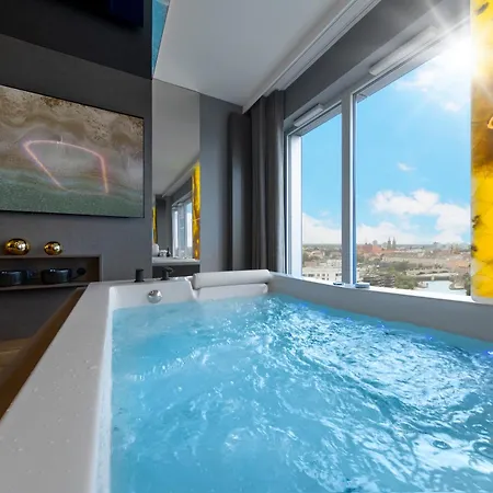 Quorum Z Jacuzzi Z Widokiem Na Odre By Bqqk Vratislav
