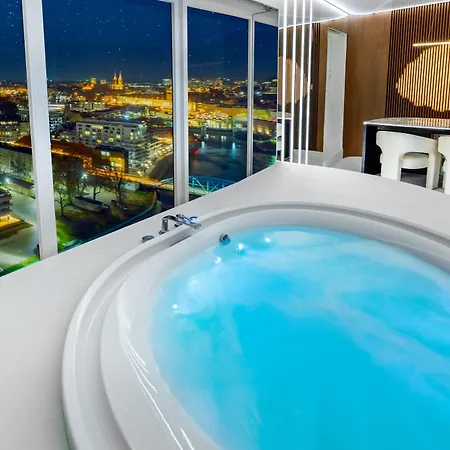 Quorum Z Jacuzzi Z Widokiem Na Odre By Bqqk Apartmán Vratislav