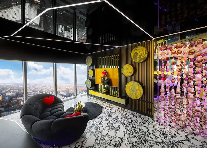 Sky Tower Z Jakuzzi Przy Oknie *