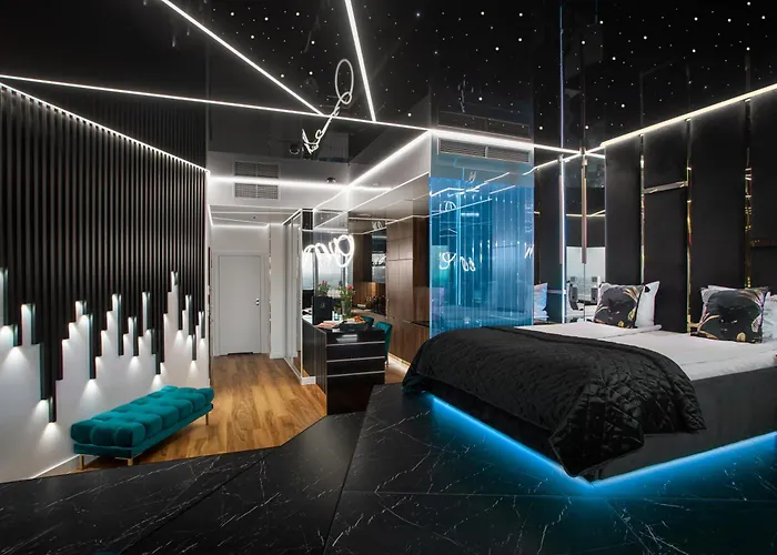 Sky Tower Z Jakuzzi Przy Oknie شقة