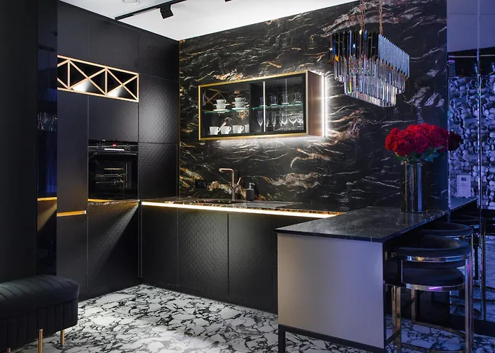 Sky Tower Z Jakuzzi Przy Oknie شقة *