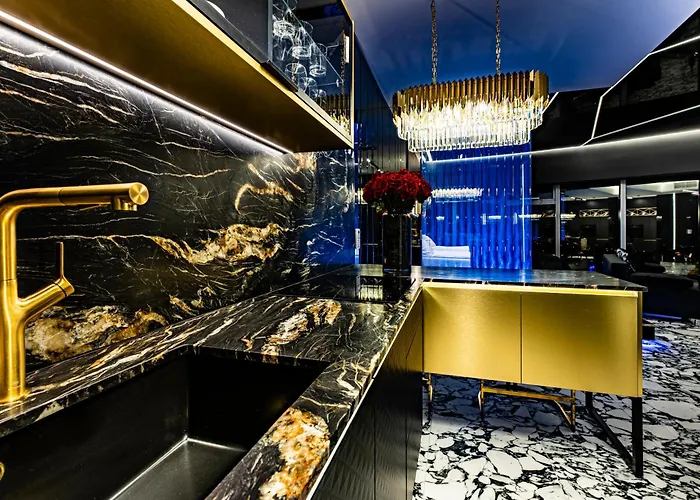 Sky Tower Z Jakuzzi Przy Oknie *