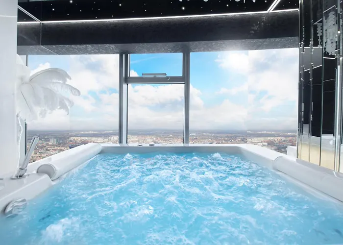 Sky Tower Z Jakuzzi Przy Oknie * فروتسواف