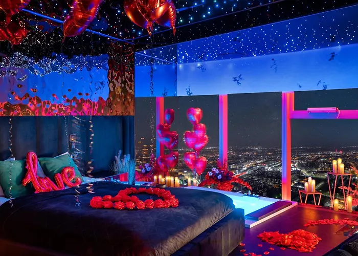 Sky Tower Z Jakuzzi Przy Oknie شقة فروتسواف