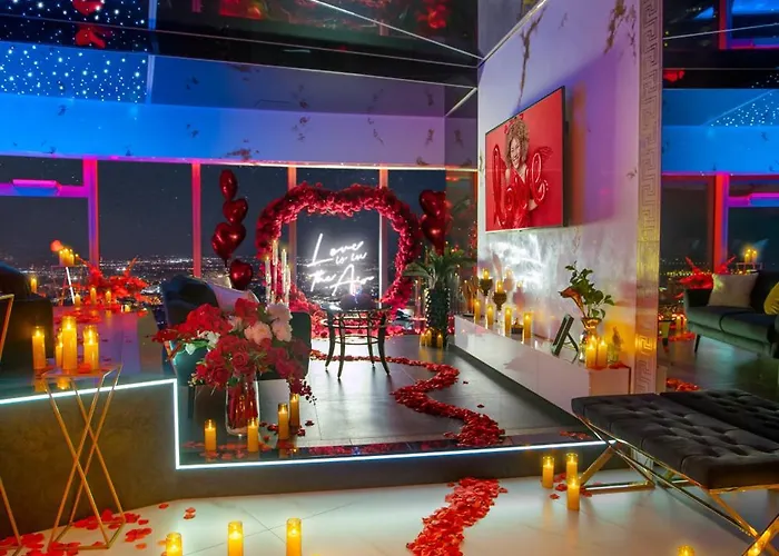 Sky Tower Z Jakuzzi Przy Oknie شقة فروتسواف