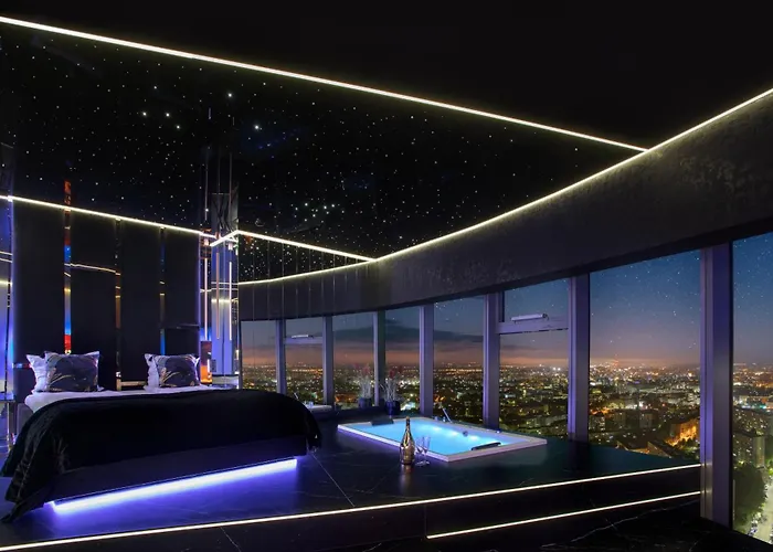 Sky Tower Z Jakuzzi Przy Oknie شقة فروتسواف