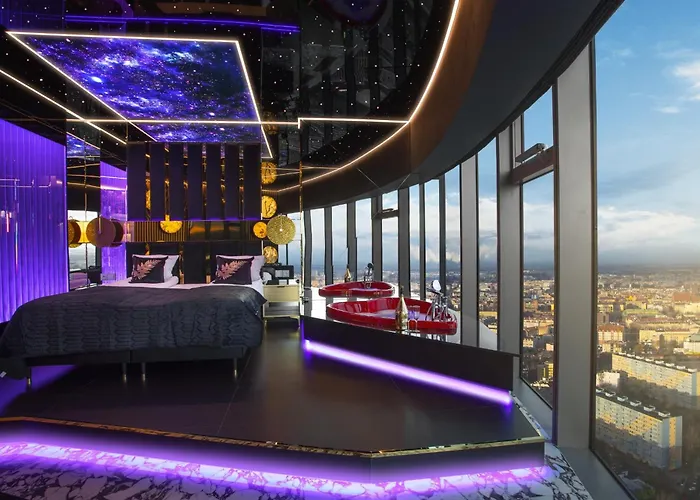 Sky Tower Z Jakuzzi Przy Oknie شقة فروتسواف